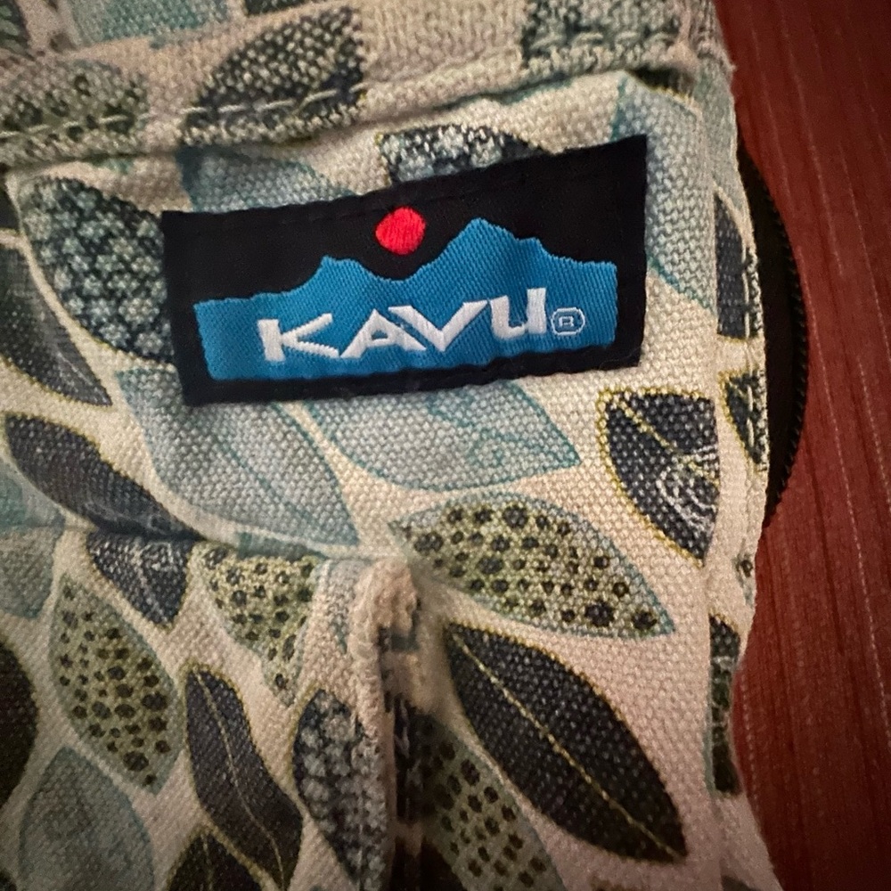 KAVU Leaf Patterned Bag
